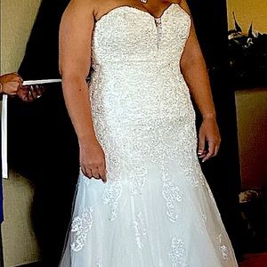 David Tutera strapless Wedding Dress size 14 with adjustable built in corset.